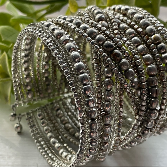 Source Unknown Silver Multi-Strand Bracelet - Picture 10 of 11